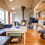 With Fireplace I Semesterbostad *