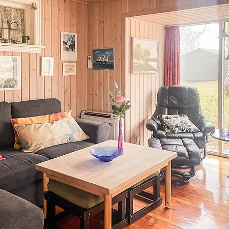 With Fireplace I Semesterbostad