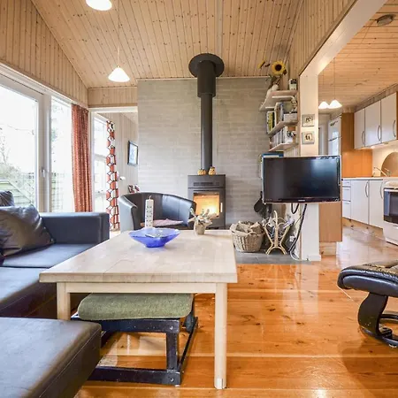 With Fireplace I Semesterbostad *